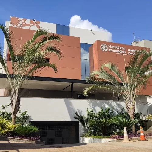Fachada Comercial em ACM