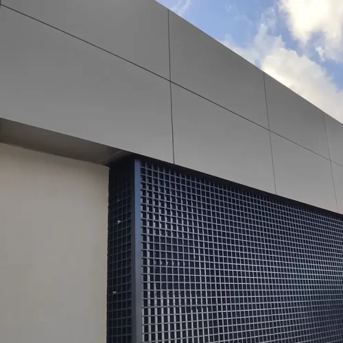 Fachada em ACM e Letra Caixa